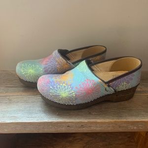Dansko vegan starburst clogs